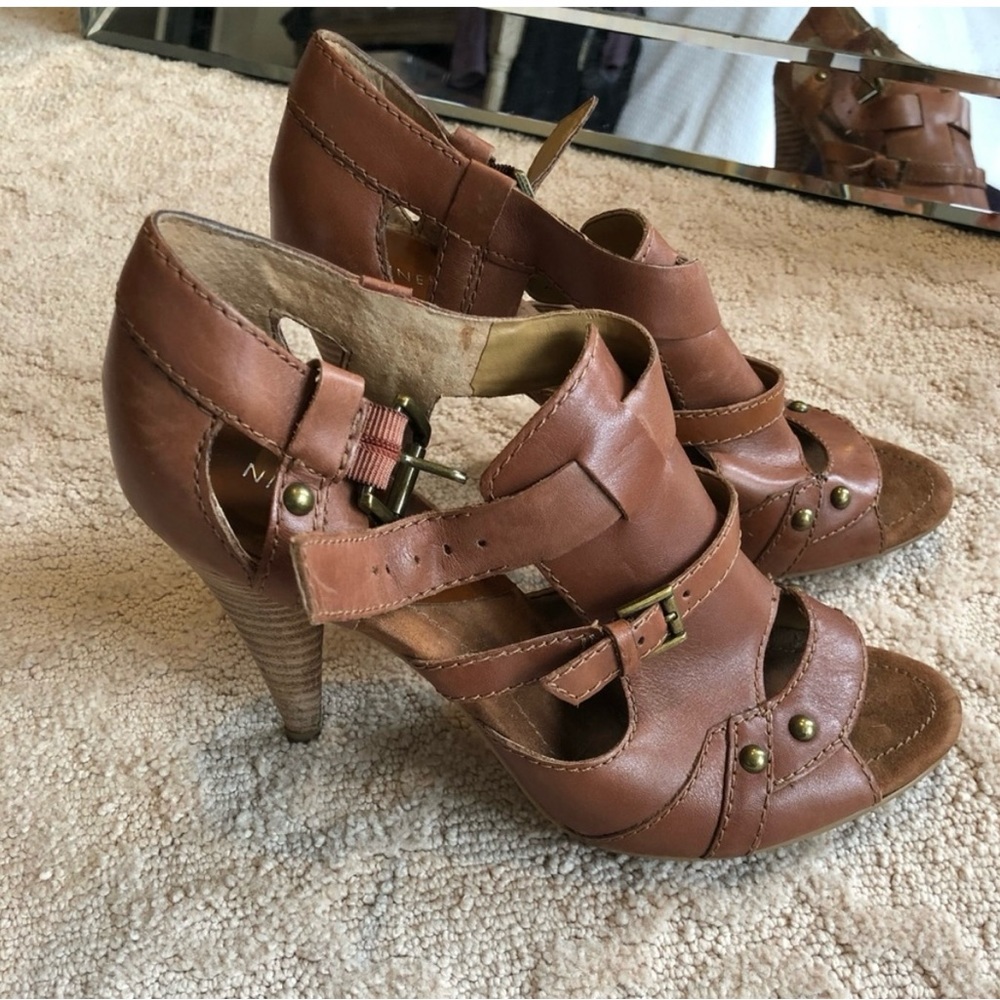Nine West Brown 4” Heels. Still in great condition. Only worn a couple of times.